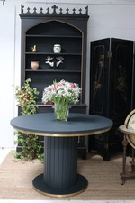 Stunning black round - stunning,