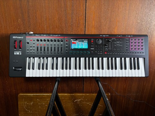 Roland fantom synthesizer - roland,