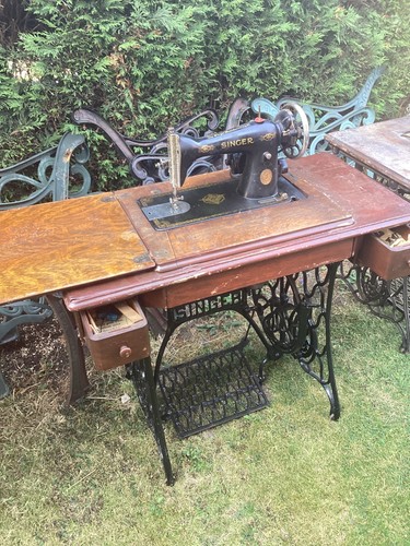 Vintage singer sewing machine - singer,