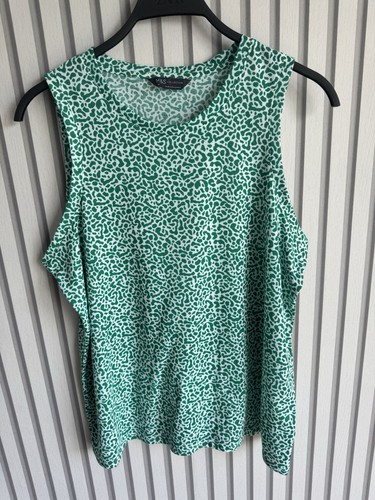 Green and white patterned - white,