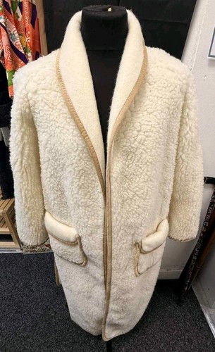 House robe confidence - confidence, in