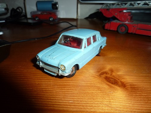 Dinky toys triumph - dinky, 1300