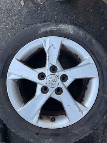Toyota auris 2011 alloy - toyota,