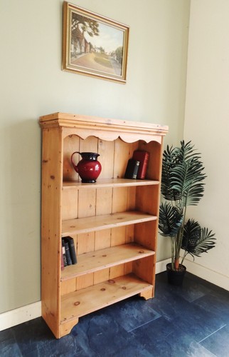 Lovely vintage solid pine - lovely,