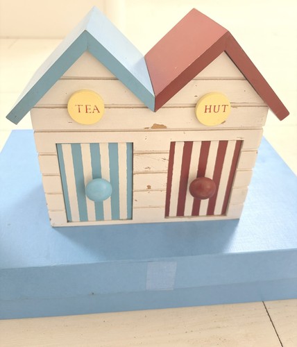 Shabby chic wooden painted