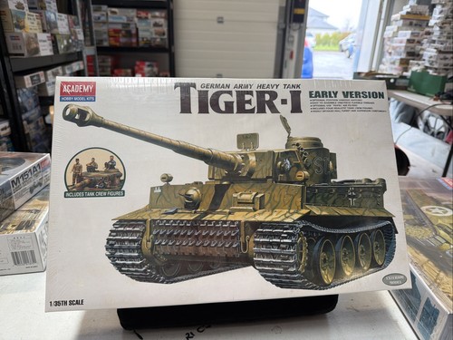 Academy ta982 model kit - ta982,