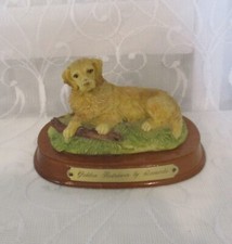 Leonardo Golden Retriever On Wooden Mount Figurine Ornament