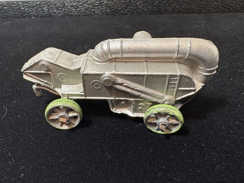 1930 vintage toy threshing - 1930’s,