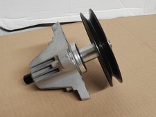 lawn machine spindle assembly