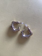 PRIMARK TWISTED METAL GOLD COLOURED HOOP STYLE EARRINGS FOR PIERCED EARS BNWOT 