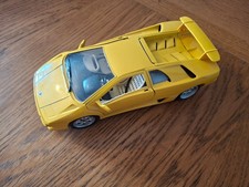 Burago metal die - 1:18, die-cast