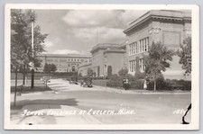 EVELETH MINNESOTA, SCHOOL BUILDINGS, OLD CARS & STUDENTS, RPPC c. 1947 
