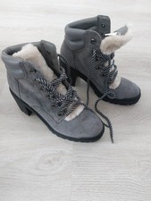 Golddigga Marc Fisher Suede