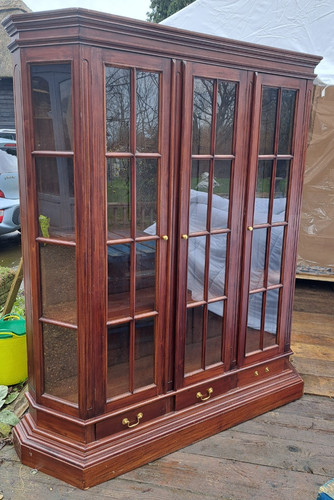 Beautiful door display - beautiful,