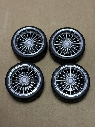 Scale alpina inch - 1:18,