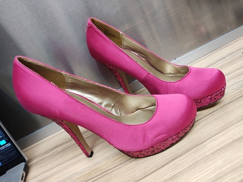 Womens hot pink madden - madden, girl