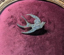 Vintage Swallow Bird Brooch Gold Tone Rhinestones