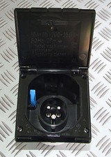 MAINS 230V 16A FLUSH HOOK UP