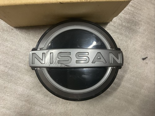 Nissan leaf illuminated front - leaf,