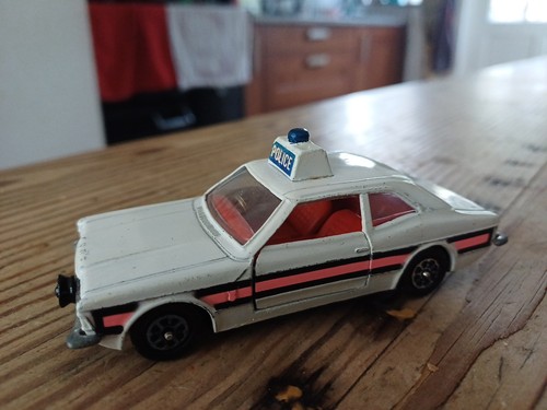 Corgi 402 ford cortina - cortina, gxl