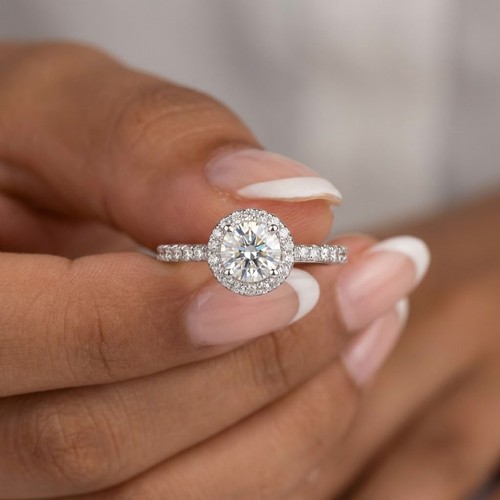 Side stone engagement - side, ring