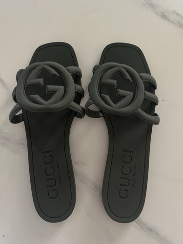 Gucci slides hunter green