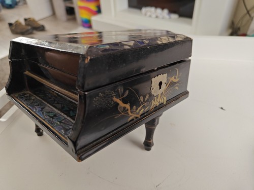 Wind piano lacquered - wind, not