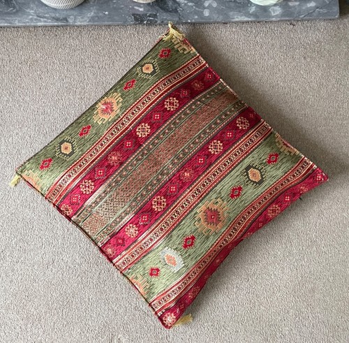 Big cushion cover - kilim, floor