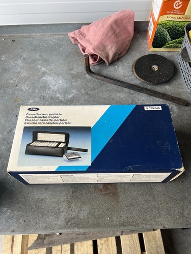 Ford nos cassette box - ford,