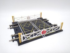 Hornby R636 Crossing Open