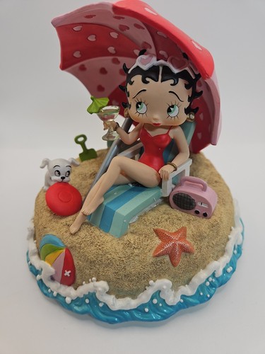 Betty boop relaxing beach - betty,
