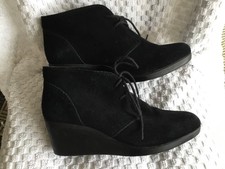 Crocs Women's Boots Size USA