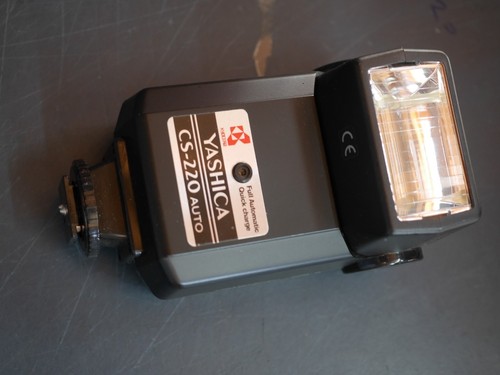 Yashica 220 bounce flashgun - yashica,