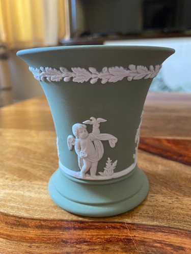 Wedgewood green jasperware - green,