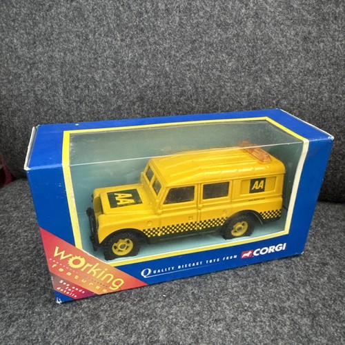 Corgi ty82703 landrover - aa,