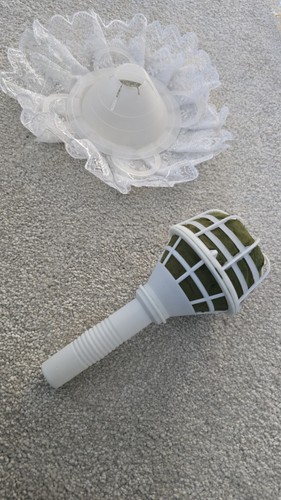 Bouquet holder and lace collar - holder,