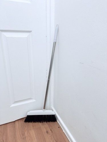 Heavy duty floor sweeper - heavy-duty,