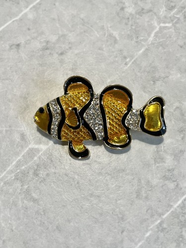 Pretty clown fish brooch - clown,