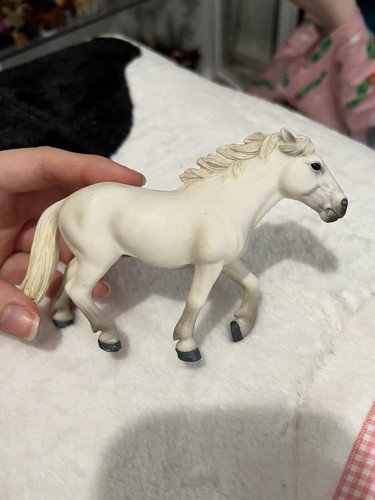 Schleich 82902 white camargue - white,