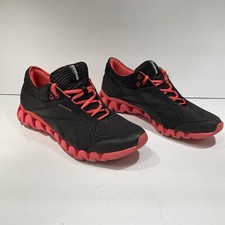 8/38.5  Reebok Zig Tech