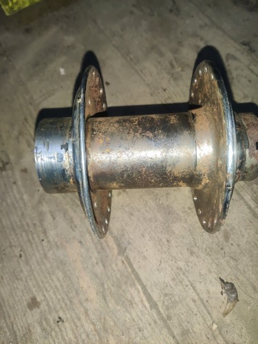 Unit triumph large flange rear - unit,