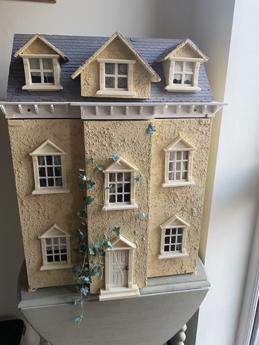 Dolls house fully furnished - fully,