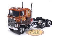 1976 Ford COE 9000 Truck 1:64
