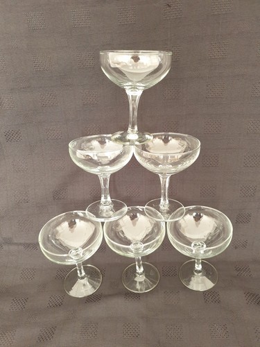 Vintage champagne coupes - x,