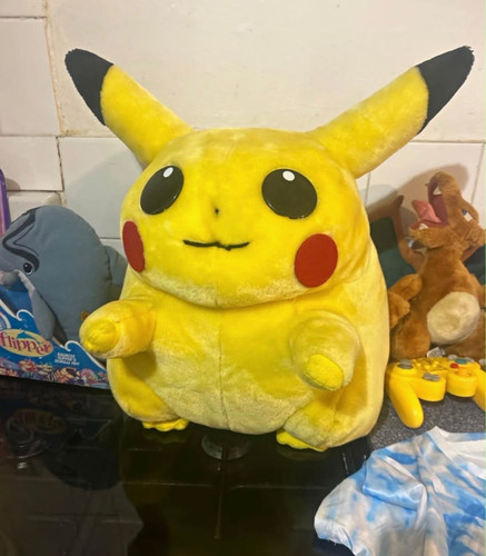 Giant vintage tomy pikachu - tomy,