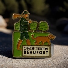 Vintage “CHASSE L'UNION BEAUFORT” Beaufort Hunting Association Pin Badge. U3 12