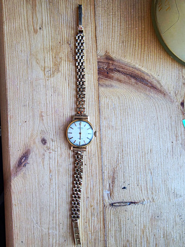 Gorgeous ladies 9ct - gorgeous, gold