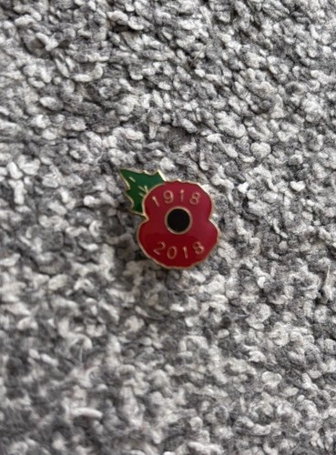 Enamel badge 1918 2018 ww1 - badge,