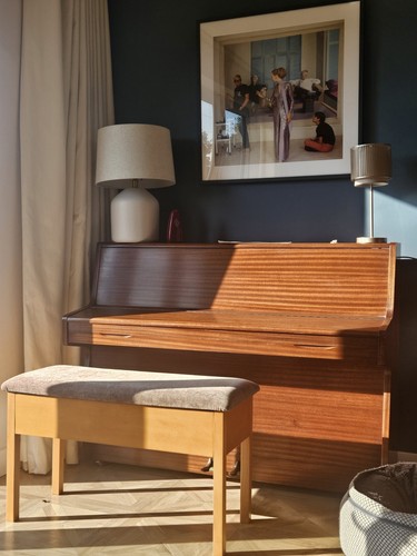 Quality piano stool and loads - quality,
