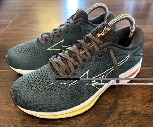 Mizuno wave rider - rider, running